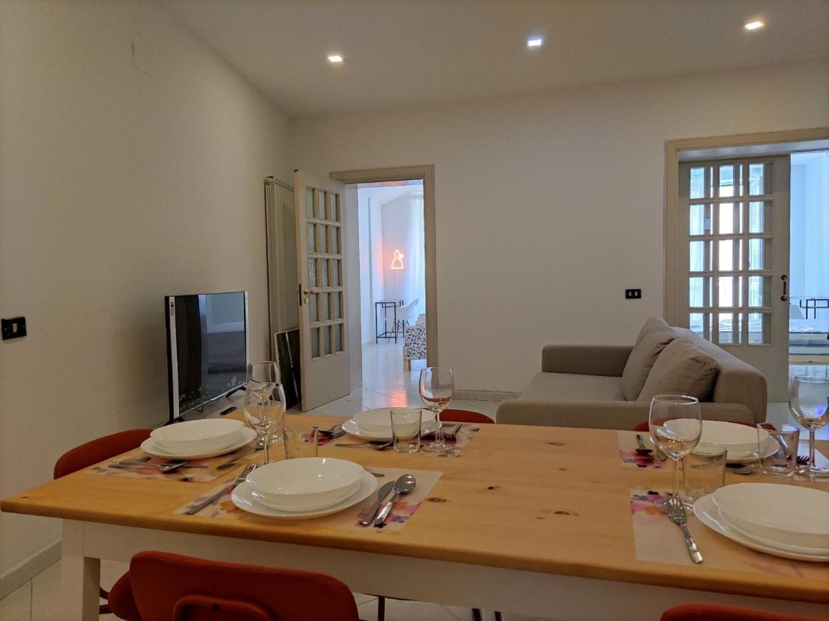 O'Tuocc A Chiaia Apartment Naples Exterior photo
